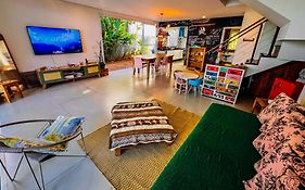 C7, Casa Vibrante, Pé na Areia de Maresias